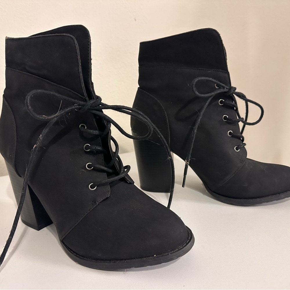 Forever 21 Black Lace-Up Block Heel Boots